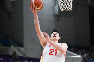 太稳了！胡金秋8中7高效拿下14分6篮板1抢断