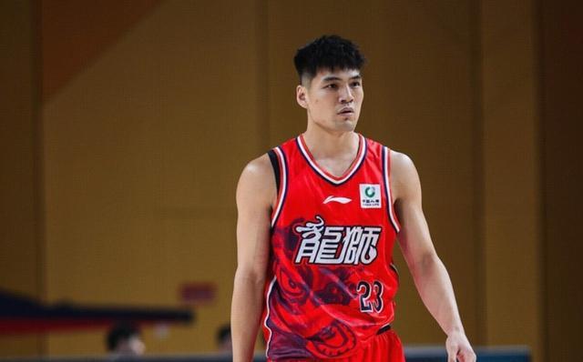 开云入口-回避老东家，媒体人：陈国豪交易中有条款，对北控只能打一节