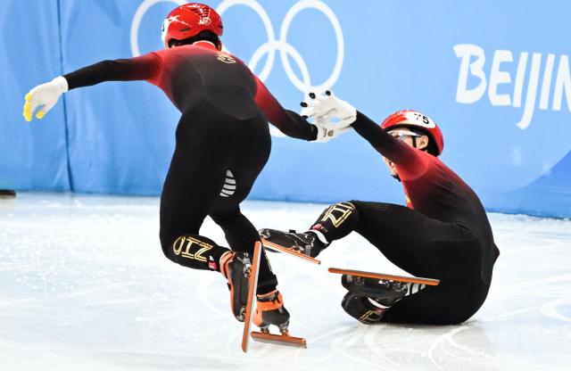 开云体育-孙龙意外摔倒 中国队无缘男子5000米接力领奖台