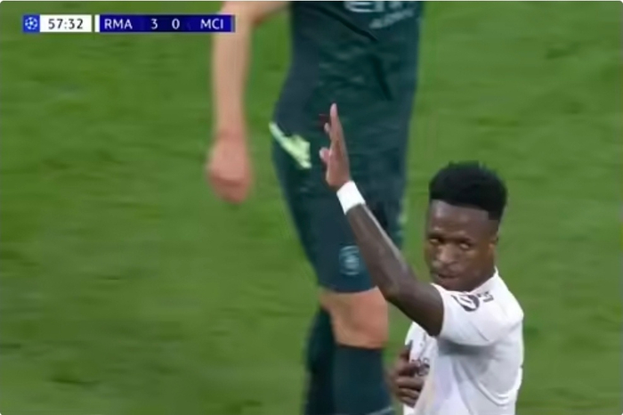 开云体育直播-维修斯欧冠失点后致歉获伯纳乌掌声|皇马|曼城|点球|若日尼奥|多纳鲁马_新浪体育_新浪新闻