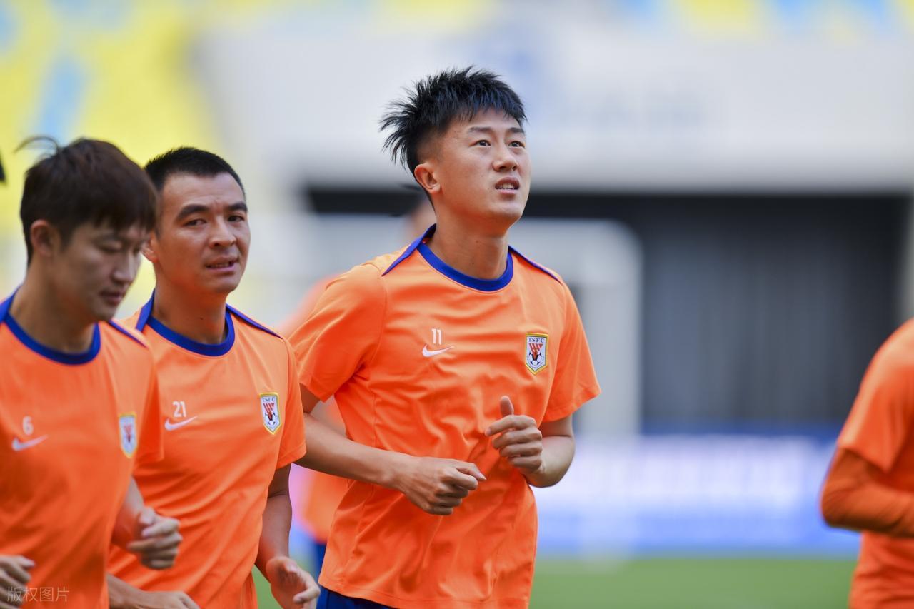 开云体育官网在线注册-大变动！山东泰山接连清洗4大功勋老将，唯有一人不敢放他离队