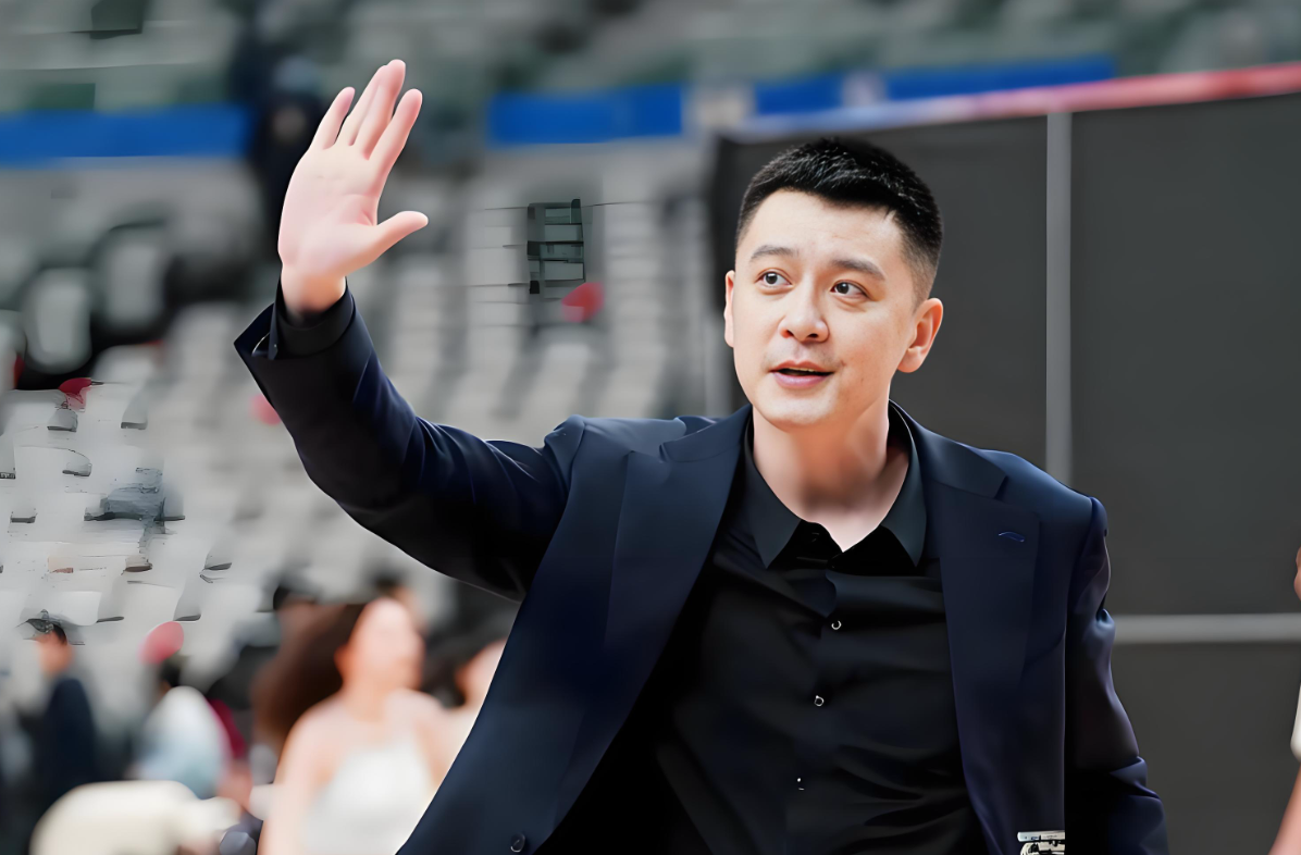 开云官网-不是胡金秋，不是赵继伟！杨鸣点赞男篮3人，是赢球的关键